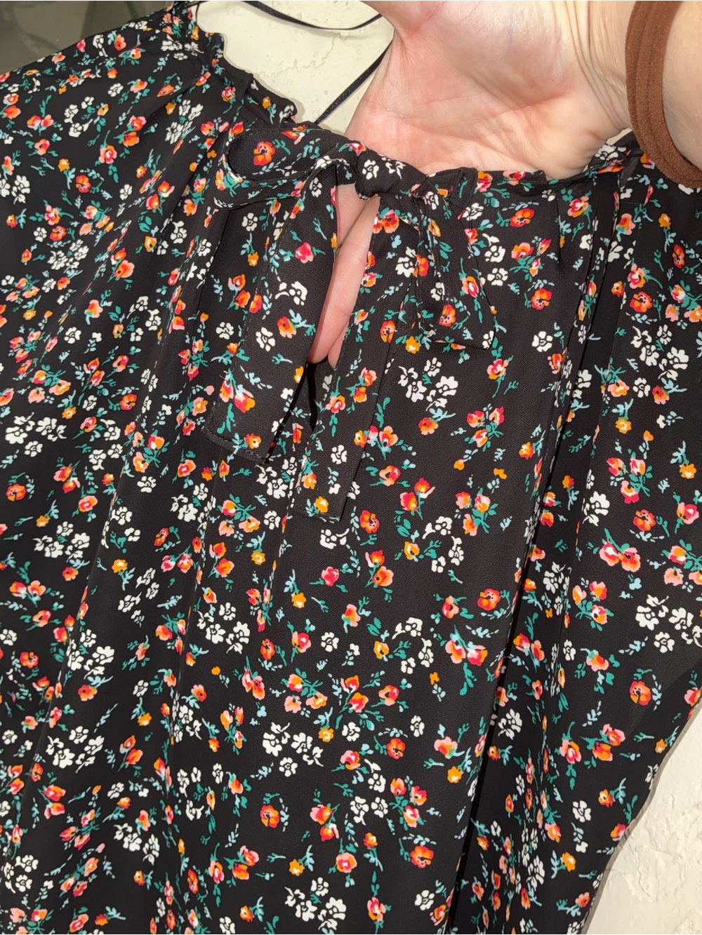LC Lauren Conrad Black Short-Sleeve Floral Peasant Top - Picture 7 of 7